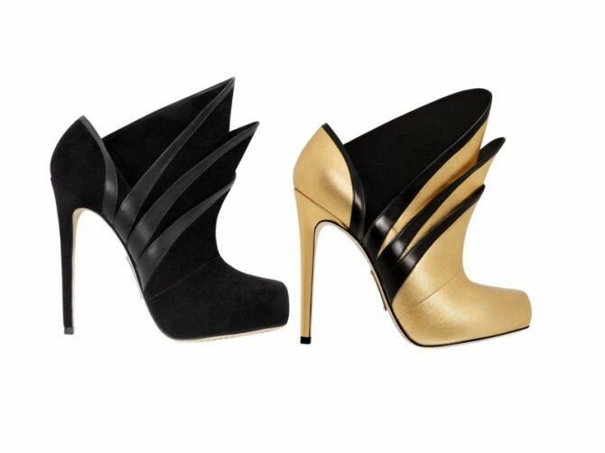 Модные ботильоны на высоком каблуке-шпильке, выполненные из замши и блестящей кожи чёрного и золотистого оттенка из коллекции обуви осень-зима 2013-2013 от Alejandro Ingelmo.