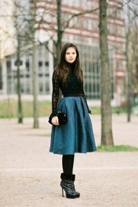 Великолепная юбка на 8 марта темно-бирюзового оттенка.