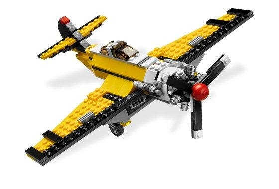 Непростая модель самолета из деталей Лего