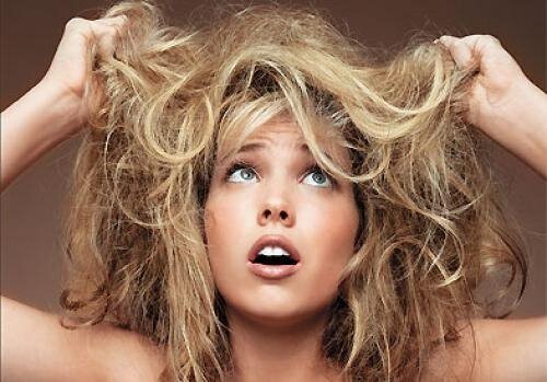 Выбрав правильный способ лечения сухих волос, вы сделаете их послушными и шелковистыми.