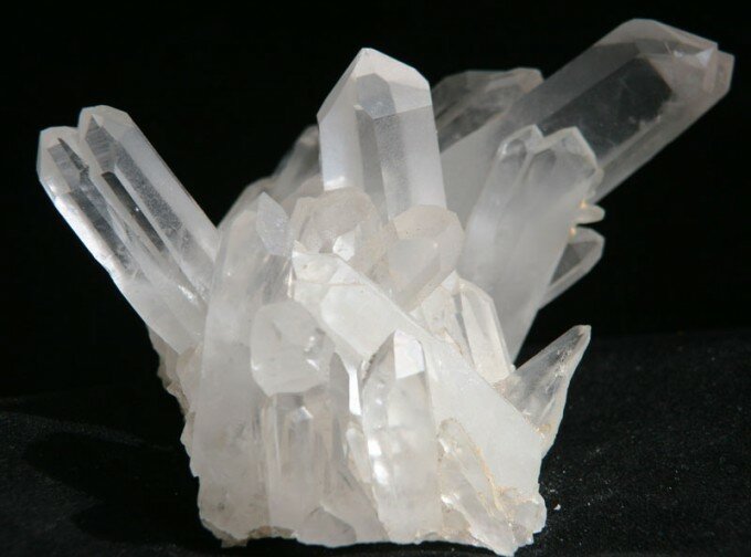 Друза кристаллов горного хрусталя 