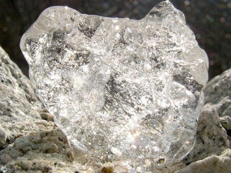 Необработанный камень алмаз – будущий бриллиант