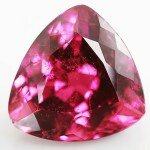 Розоватый камень рубеллит, его история и свойства