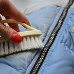 Как и чем почистить залоснившуюся куртку?